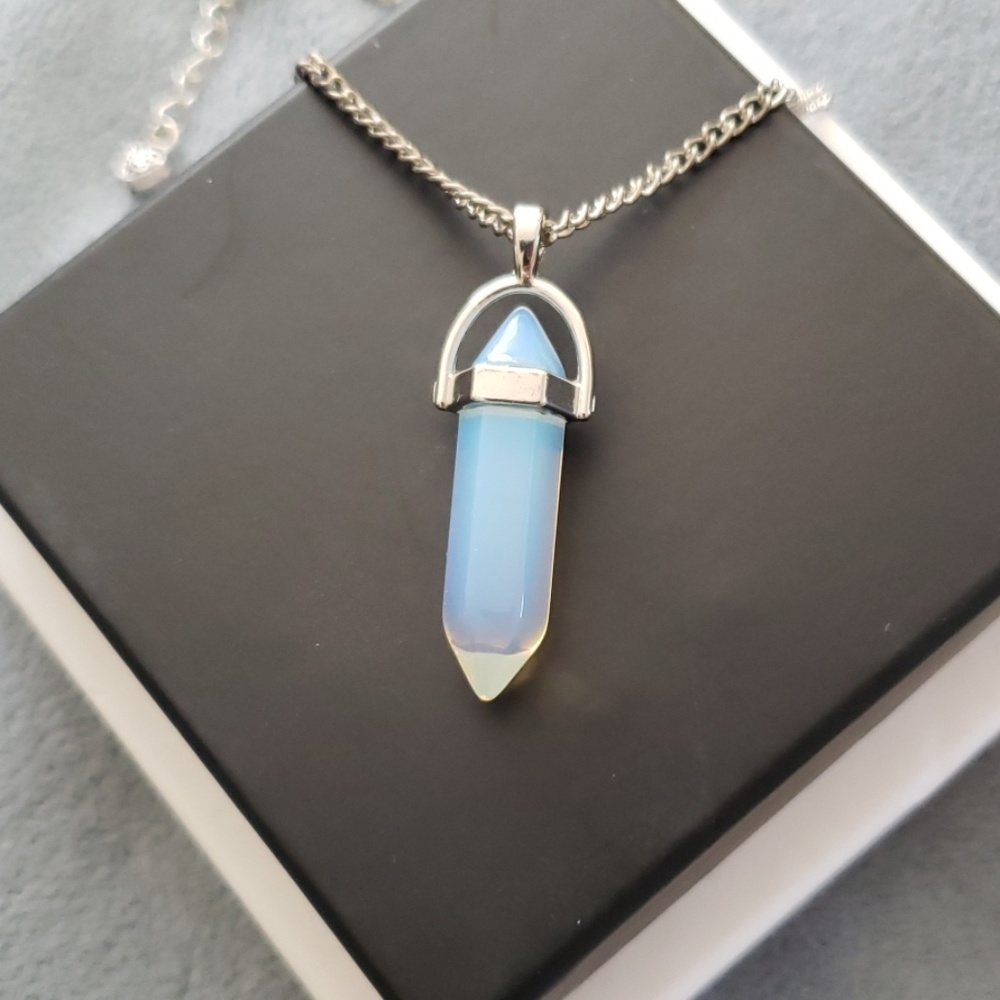 Opalite and silver healing necklace NWOT